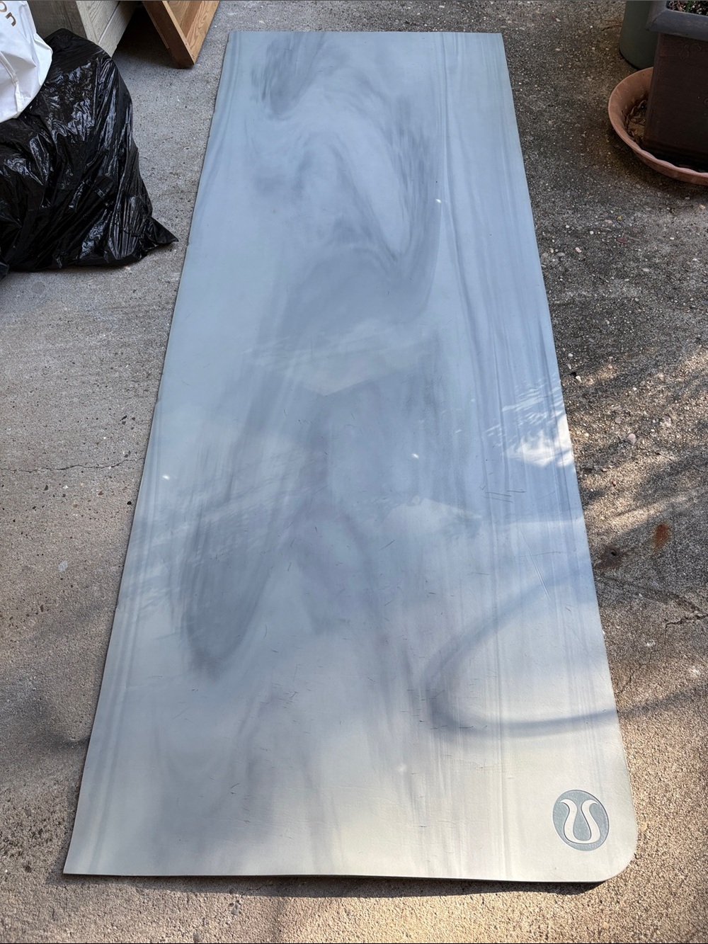 Fitness Mat (Likely Lululemon)
